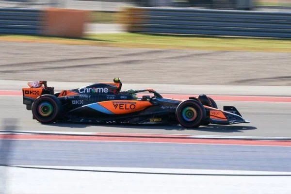 F1墨西哥城站塞恩斯威廉姆斯首季高原赛道多重变量与机会观察